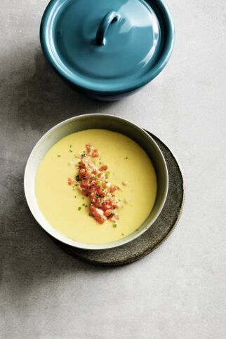 Currycremesuppe mit Lachstatar Currycremesuppe mit Lachstatar