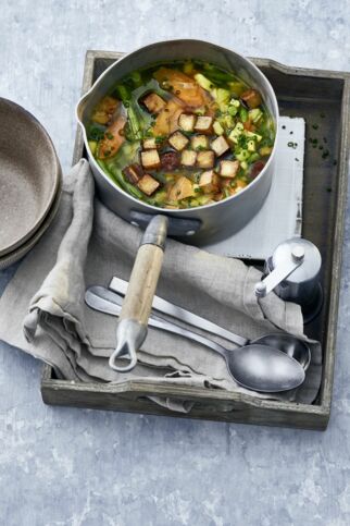 Gemüsetopf mit Räuchertofu Gemüsetopf mit Räuchertofu