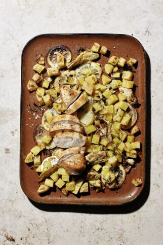 Zitronenhähnchen mit Artischocken und Kartoffeln Zitronenhähnchen mit Artischocken und Kartoffeln