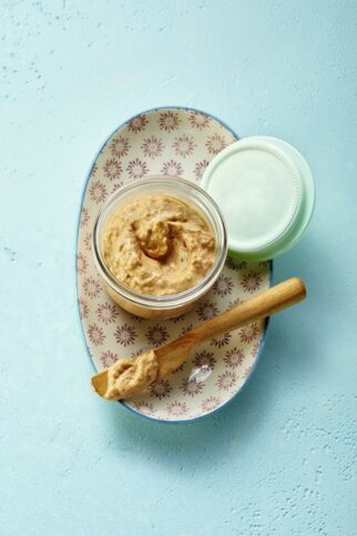 Tomaten-Basilikum-Aufstrich mit Quark Tomaten-Basilikum-Aufstrich mit Quark