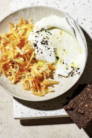 Leinöl-Quark mit Apfel-Möhren-Rohkost Leinöl-Quark mit Apfel-Möhren-Rohkost