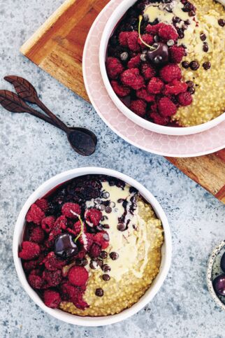 Süßer Hirsebrei mit Mandelmus Süßer Hirsebrei mit Mandelmus