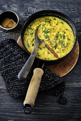 Linsen-Dal mit Kokos
und Spinat Linsen-Dal mit Kokos
und Spinat