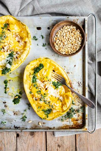 gefüllter Spaghettikürbis gefüllter Spaghettikürbis