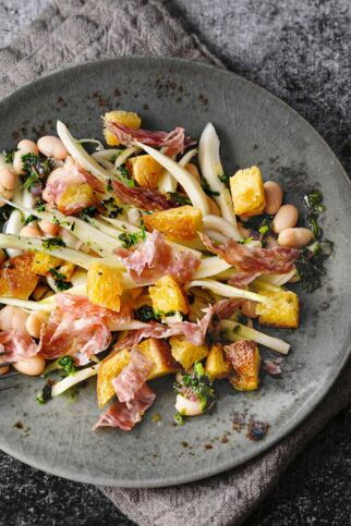 Bohnen-Brot-Salat mit Fenchel Bohnen-Brot-Salat mit Fenchel