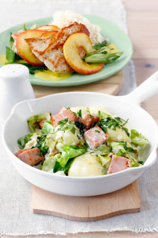 Knödelpfanne mit Spitzkohl und Leberkäse Knödelpfanne mit Spitzkohl und Leberkäse