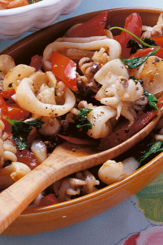 Sepia aus der Pfanne mit Paprika Sepia aus der Pfanne mit Paprika