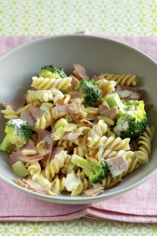 Schinken-Nudeln mit Brokkoli Schinken-Nudeln mit Brokkoli