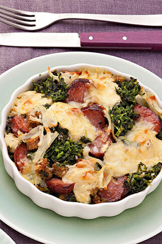 Kartoffel-Grünkohl-Gratin mit Kohlwurst Kartoffel-Grünkohl-Gratin mit Kohlwurst