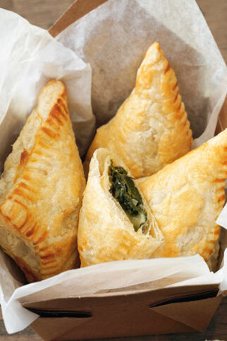 Blätterteigtaschen mit Spinat Blätterteigtaschen mit Spinat