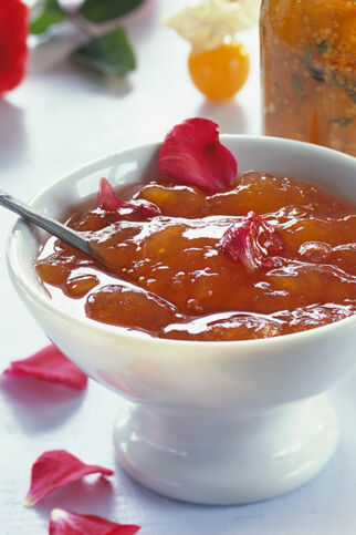 Rosenblütenkonfitüre mit Pfirsich Rosenblütenkonfitüre mit Pfirsich