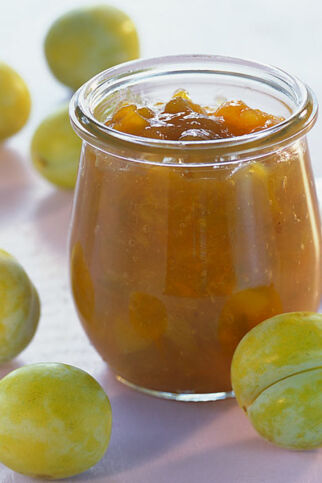 Stachelbeer-Kirsch-Konfitüre Stachelbeer-Kirsch-Konfitüre