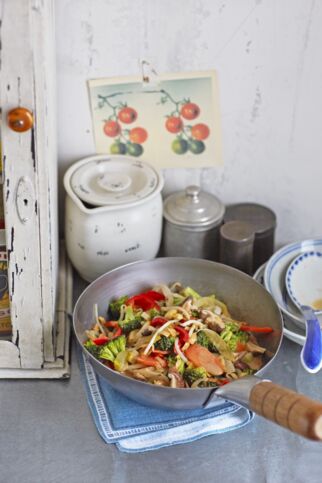 Winter-Curry mit Erdnuss-Topping Winter-Curry mit Erdnuss-Topping