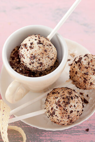 ESPRESSO-CAKE-POPS ESPRESSO-CAKE-POPS