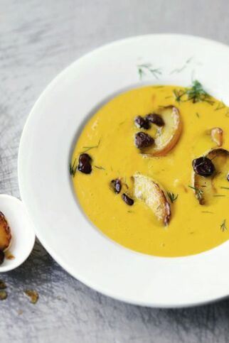 Möhren-Mandel-Cremesuppe Möhren-Mandel-Cremesuppe