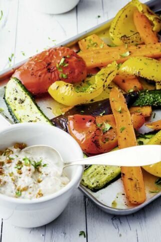 Mediterranes Grillgemüse an Tomaten-Oliven-Quark Mediterranes Grillgemüse an Tomaten-Oliven-Quark