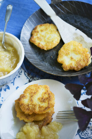 Kartoffelpuffer mit Apfelmus Kartoffelpuffer mit Apfelmus
