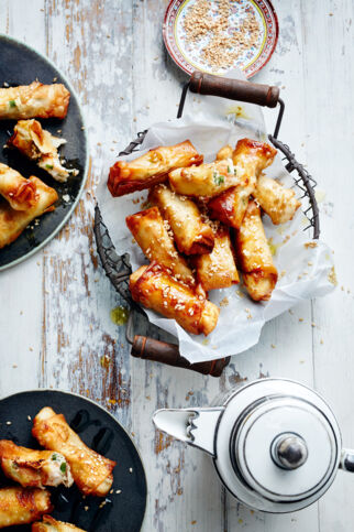 Yufkaröllchen mit Shrimps und zitronigem Bohnenmus Yufkaröllchen mit Shrimps und zitronigem Bohnenmus