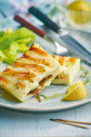 Halloumi mit bunter Füllung Halloumi mit bunter Füllung
