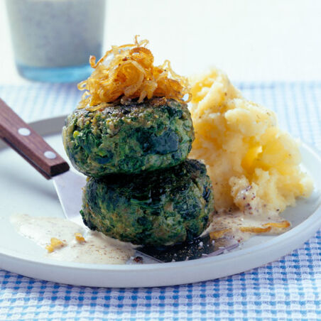 Grünkohlpflanzerl mit grober Senfsauce Grünkohlpflanzerl mit grober Senfsauce