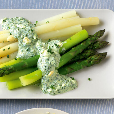 Zweierlei Spargel mit grüner Sauce Zweierlei Spargel mit grüner Sauce