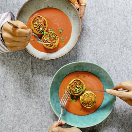 Hackschnecken mit Tomatencreme Hackschnecken mit Tomatencreme