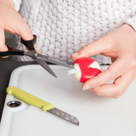 Marienkäfer aus Babybel Step 4 Marienkäfer aus Babybel Step 4