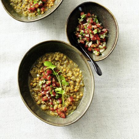 Linsensuppe mit Koriander-Salsa Linsensuppe mit Koriander-Salsa