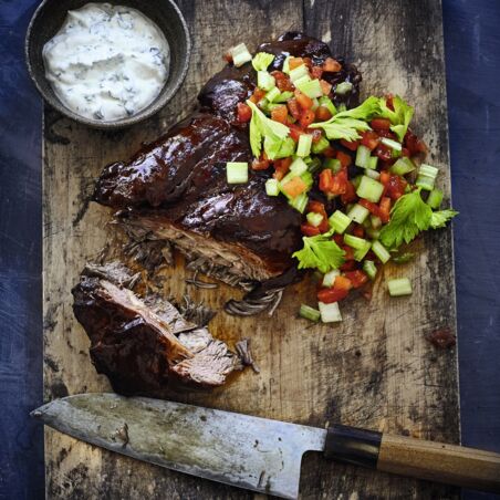 Lammnacken mit Tomaten-Sellerie-Salat Lammnacken Tomate Joghurt