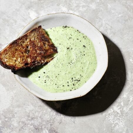 Kalte Skyr-Gurken-Suppe Kalte Skyr-Gurken-Suppe