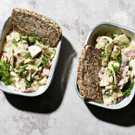 Mairübchen-Salat mit Pistazien-Dressing Mairübchen-Salat mit Pistazien-Dressing