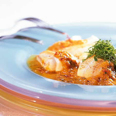 Fisch mit Paprika-Safran-Sauce Fisch mit Paprika-Safran-Sauce