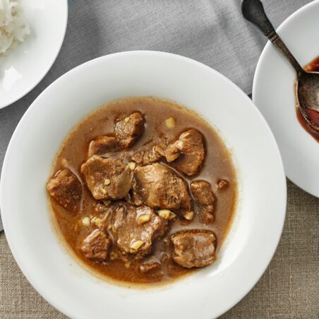 Lammragout mit Mandeln Lammragout mit Mandeln