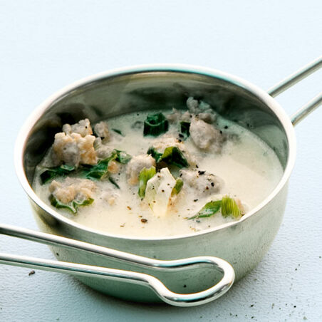 Sahnesauce mit Bratwurst Sahnesauce mit Bratwurst