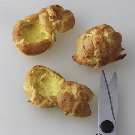 Windbeutel mit Preiselbeeren Windbeutel mit Preiselbeeren