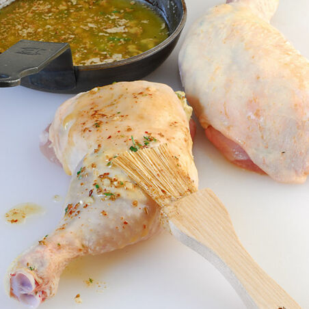 Hähnchenkeulen vom Blech mit Sommergemüse Hähnchenkeulen vom Blech mit Sommergemüse