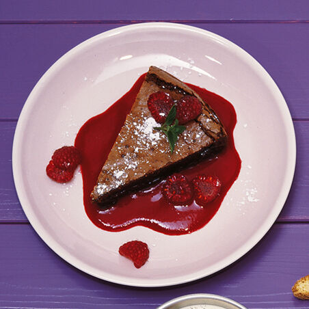 Schokoladentarte mit Himbeersauce Schokoladentarte mit Himbeersauce