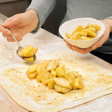 Apfelstrudel mit Vanillesauce Apfelstrudel mit Vanillesauce