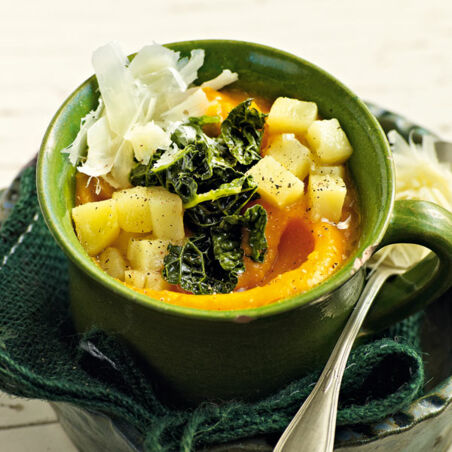 Grünkohl mit Hokkaidokürbis-Püree und Pecorino Grünkohl mit Hokkaidokürbis-Püree und Pecorino