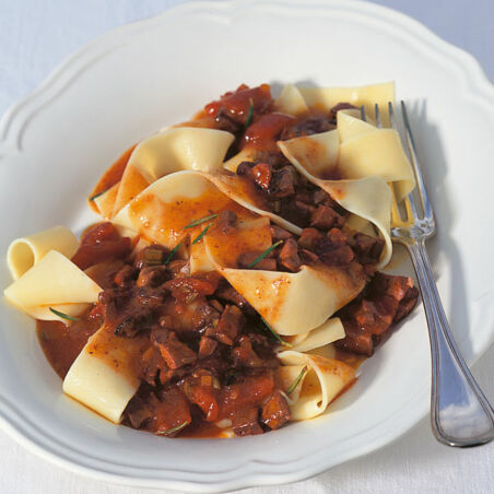 Bandnudeln mit Hasenragout Bandnudeln mit Hasenragout
