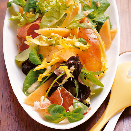 Blattsalat mit Melone und Estragon Blattsalat mit Melone und Estragon