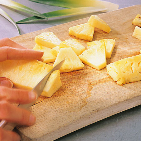 Karamellisierte Früchte mit Orangenschaumcreme Karamellisierte Früchte mit Orangenschaumcreme