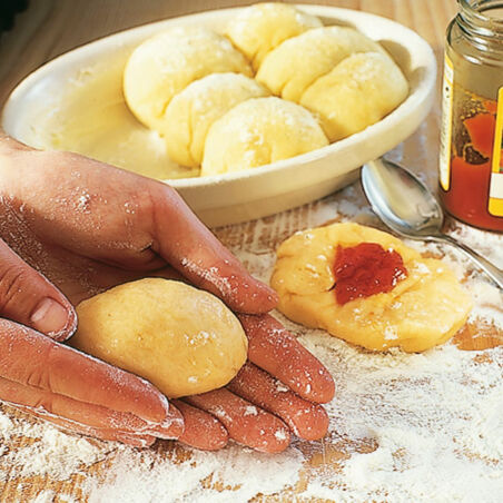 Buchteln mit Sanddornfüllung Buchteln mit Sanddornfüllung