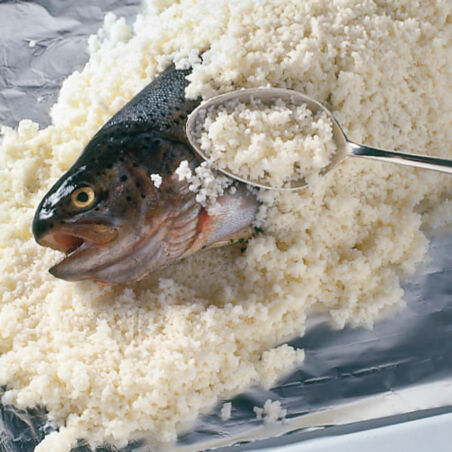 Lachsforelle in Salzkruste Lachsforelle in Salzkruste