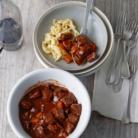 Rehragout mit Spätzle Rehragout mit Spätzle