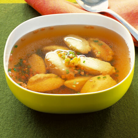 Grießklößchensuppe Grießklößchensuppe