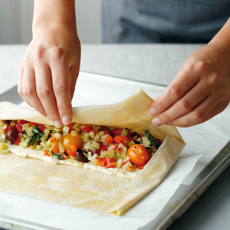 Paprika-Fenchel-Strudel mit Macadamiacreme Paprika-Fenchel-Strudel mit Macadamiacreme