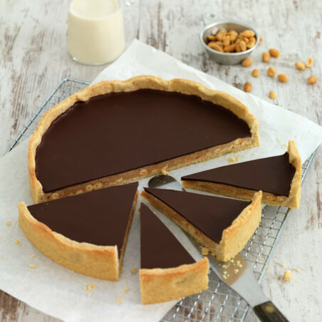 Kokoskaramell-Tarte mit Erdnüssen Kokoskaramell-Tarte mit Erdnüssen