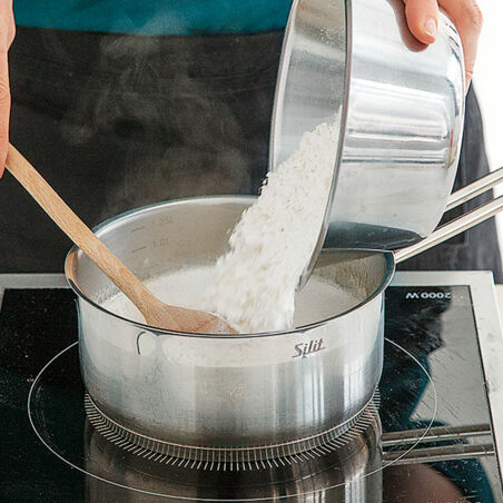 Windbeutel-Burger mit Räuchertofu Windbeutel-Burger mit Räuchertofu