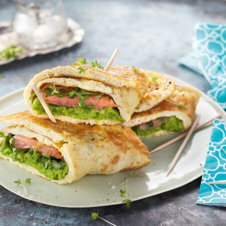 Omelett-Wraps mit Räucherlachs Omelett-Wraps mit Räucherlachs